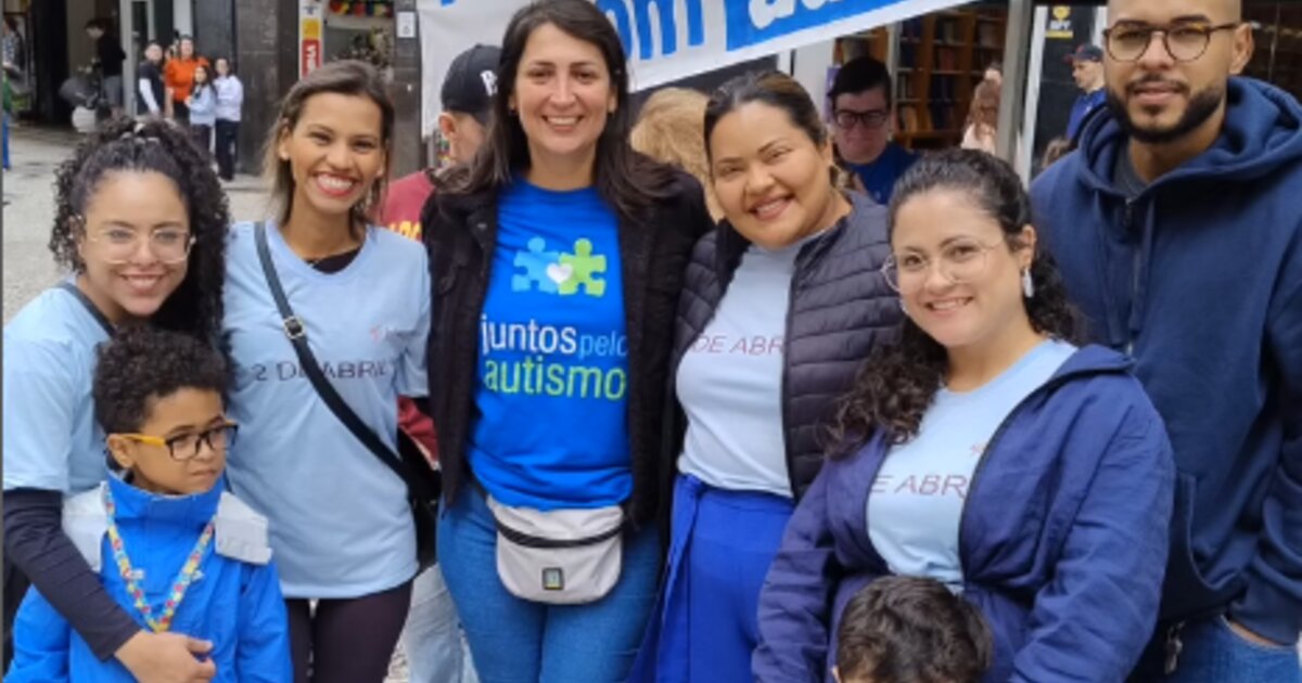 Manifestação pelos direitos das pessoas autistas - Professora Amábile Marchi